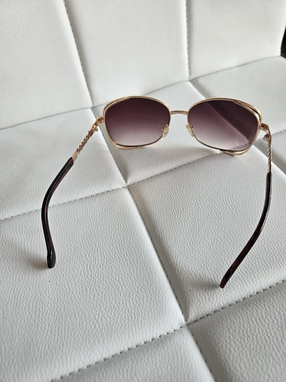 Jessica Simpson Gold Frame Sunglasses with Brown Gradient Lenses